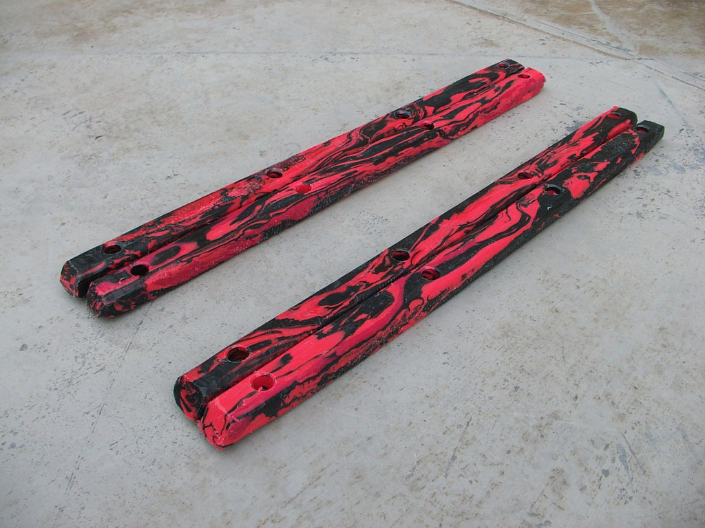 Black crimson rails